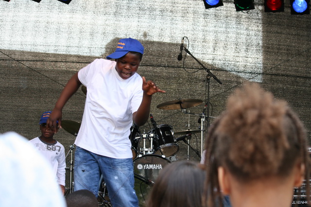 gal/2010/2010 Saitentwist Essen Original Moderation und Kinderbuehne 11.09/2010 Saitentwist 11.09. Moderation Essen Original HIrschlandplat 124.jpg